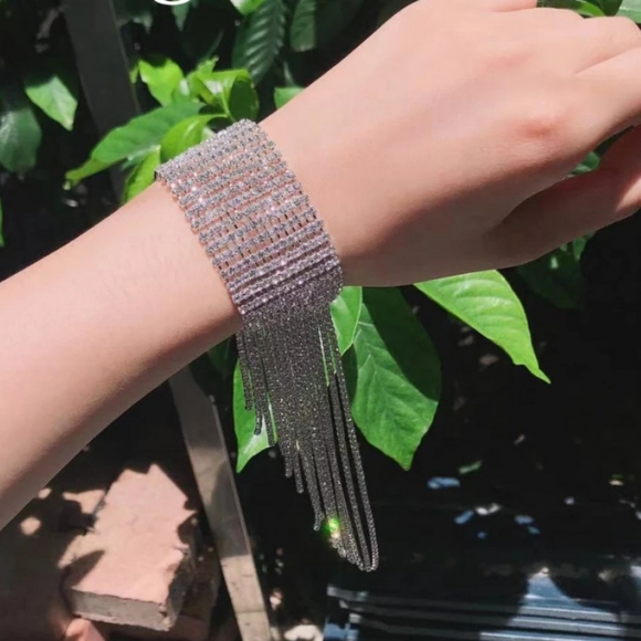 🎀 Sparkling Tassel Rhinestone Bracelet - Picture 2 of 7